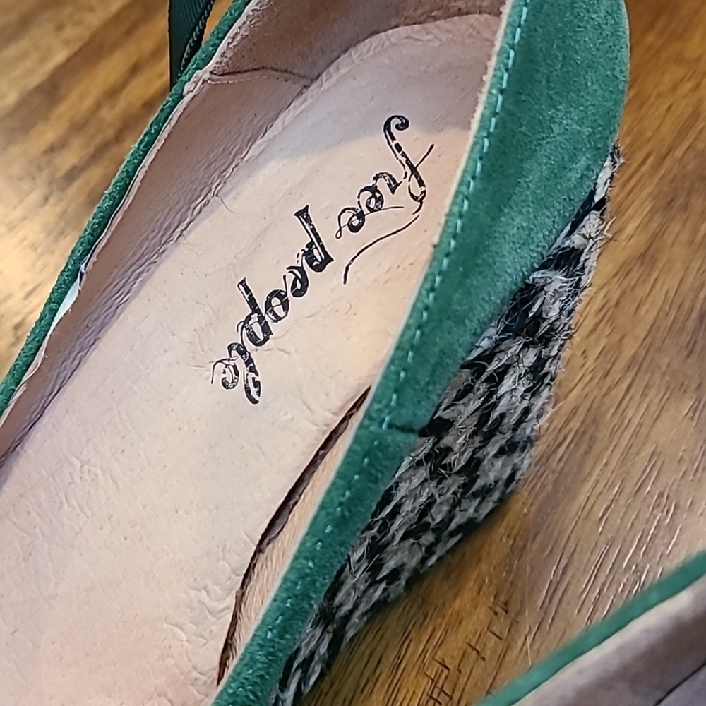 Free people Charade espadrille wedges. Size 6 - Picture 5 of 5